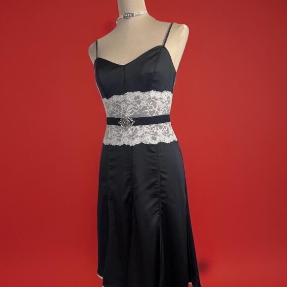 Y2k BCBG Max Azaria Black Cocktail Dress | Lace | Rhinestone Belt | Dark Romance - Picture 4 of 16